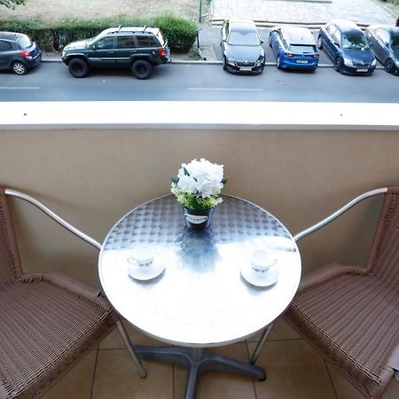 Gorgeous 2 Bedroom Duplex In City Center Bucareste Exterior foto