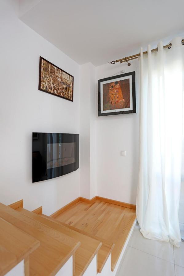 Gorgeous 2 Bedroom Duplex In City Center Bucareste Exterior foto